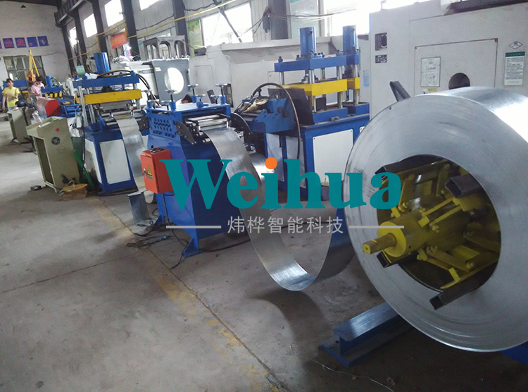 動(dòng)力箱冷彎成型機(jī) 動(dòng)力箱冷彎成型機(jī)