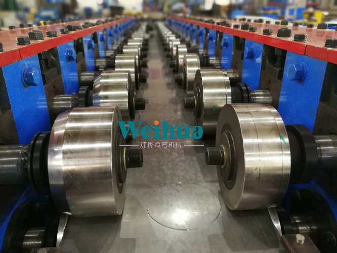 冬季冷彎成型機(jī)防潮注意事項(xiàng) 冬季冷彎成型機(jī)防潮注意事項(xiàng)